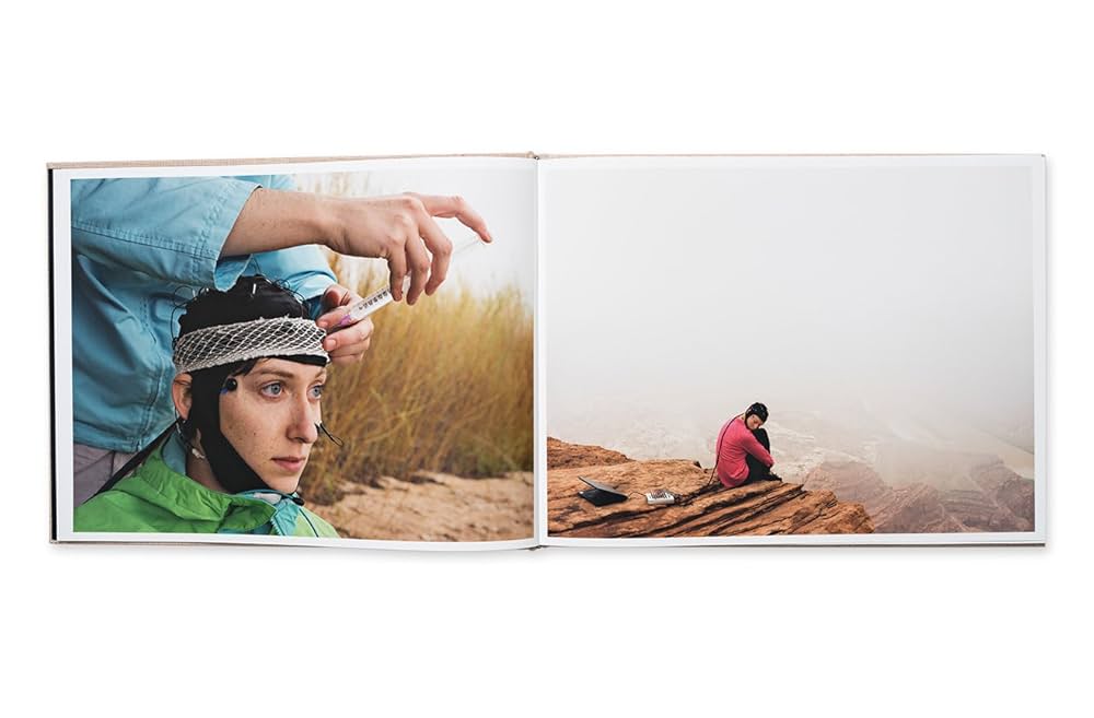 Amazon.co.jp: Lucas Foglia: Human Nature : Lucas Foglia